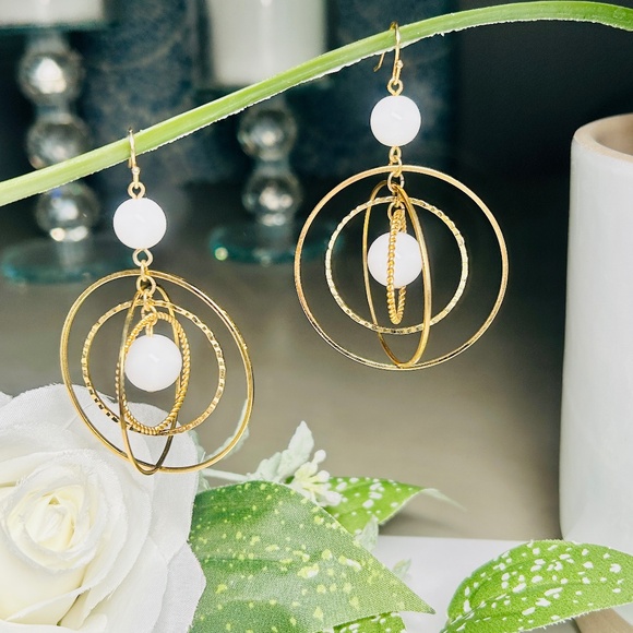 Elegant Orbiting Gold Plated Concentric Circled Dangle Earrings. - Picture 5 of 11